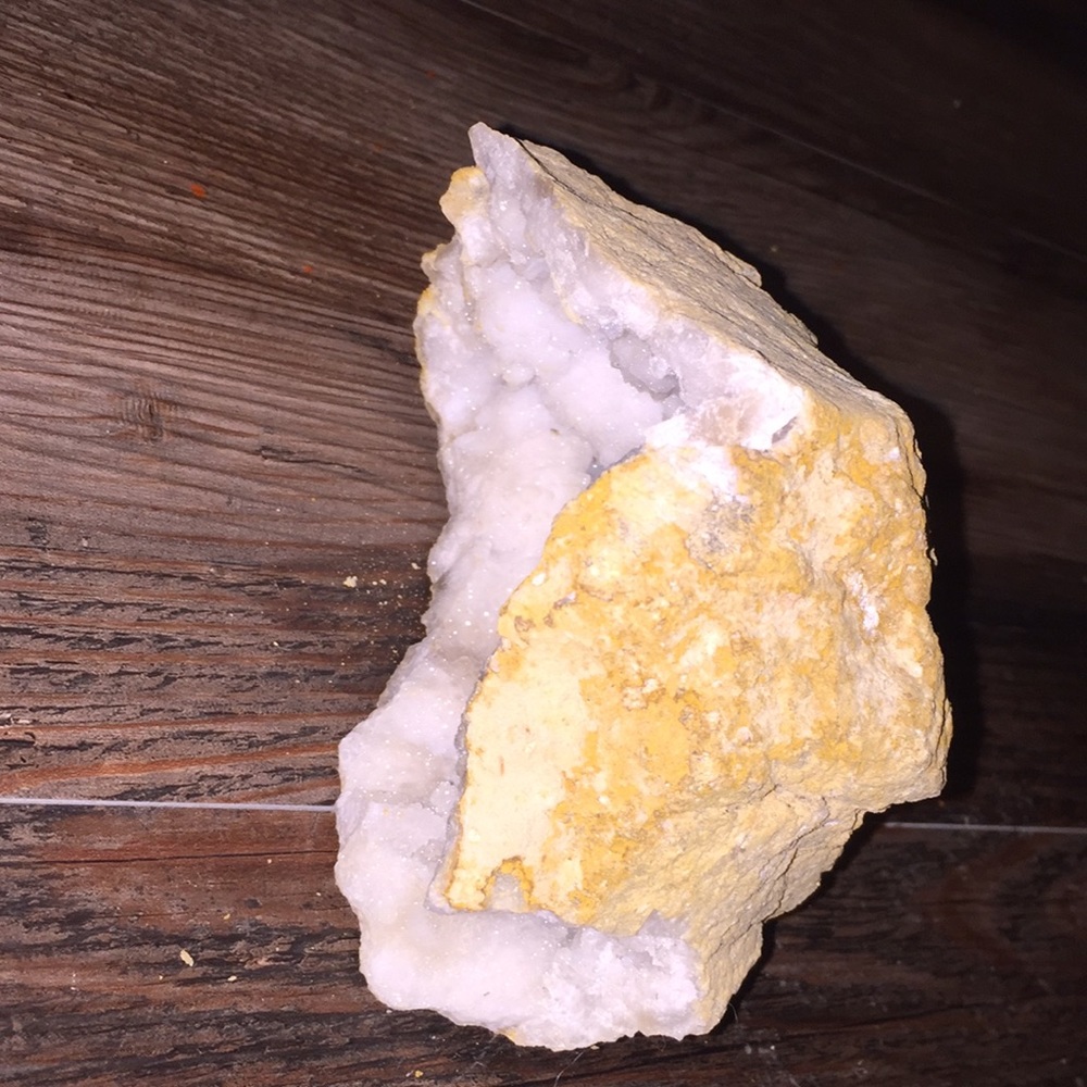 Large split geode crystal - Picture 2 of 2